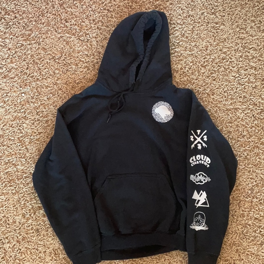 BLACK CLOUDED HOODIE